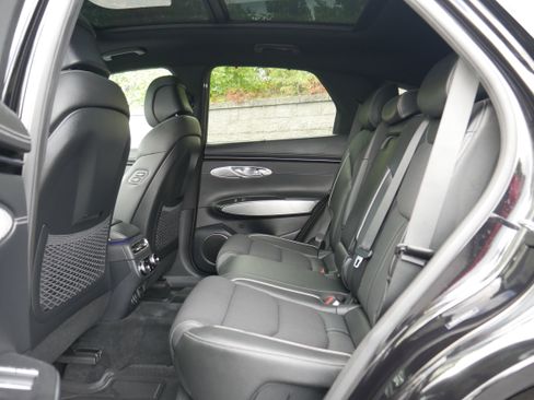 Certified 2024 Genesis GV70 2.5T w/ Sport Prestige Package image 14