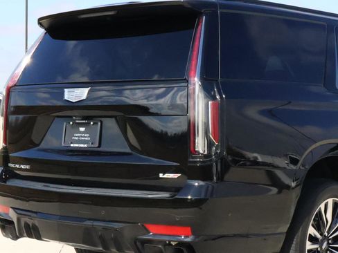 Certified 2024 Cadillac Escalade ESV V image 11