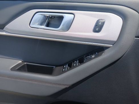 Certified 2025 Ford Explorer Active w/ Active Comfort Package RWD image 18