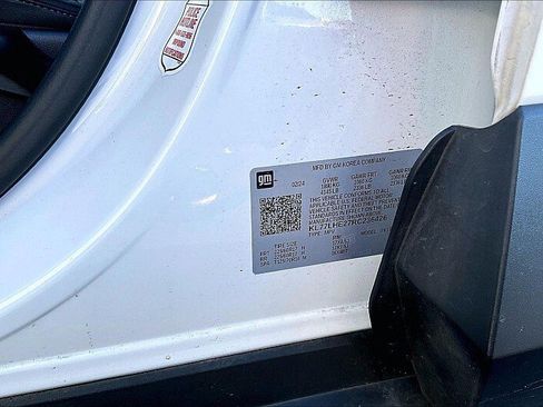 Used 2024 Chevrolet Trax LT image 32