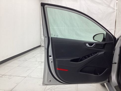 Used 2019 Hyundai Ioniq Limited image 18