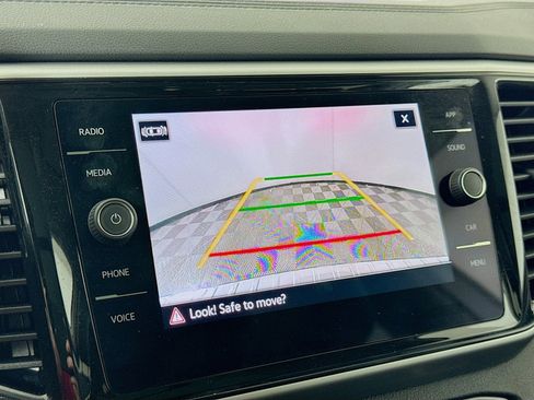 Certified 2023 Volkswagen Atlas SE w/ Panoramic Sunroof Package image 17