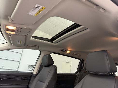Used 2025 Honda Odyssey EX-L image 13