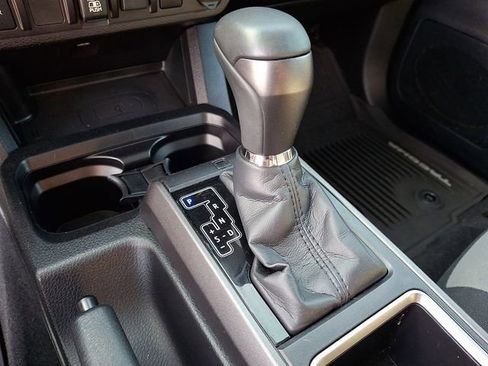 Used 2020 Toyota Tacoma TRD Off-Road AWD/4WD image 14