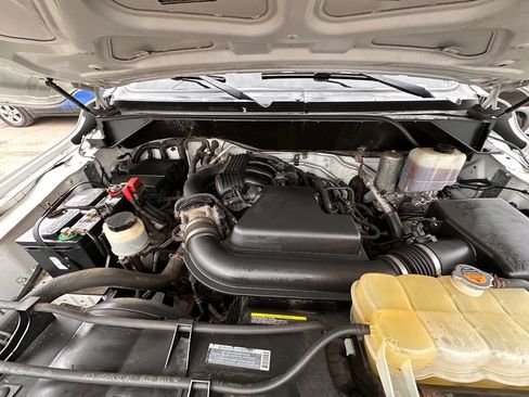 Used 2018 Nissan NV 2500 S image 13