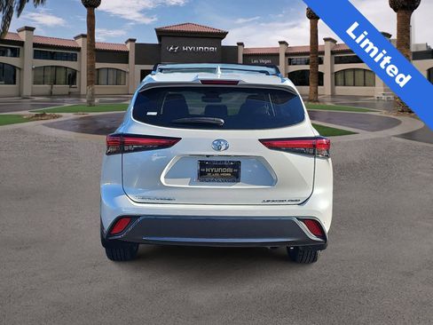 Used 2023 Toyota Highlander Limited image 7