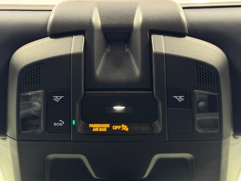 Used 2025 Porsche 911 Carrera image 38