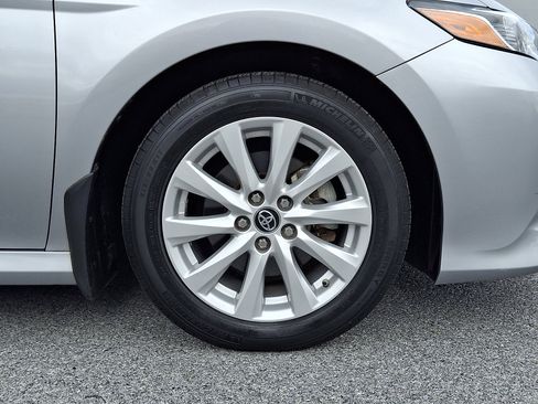 Used 2019 Toyota Camry LE FWD image 9