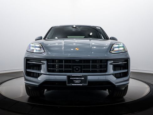Certified 2025 Porsche Cayenne image 10