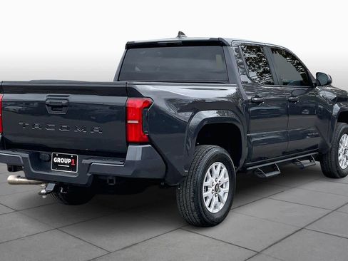 Used 2025 Toyota Tacoma SR5 image 12