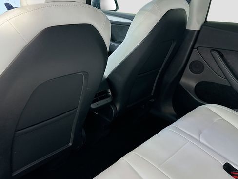 Used 2022 Tesla Model Y Long Range image 29