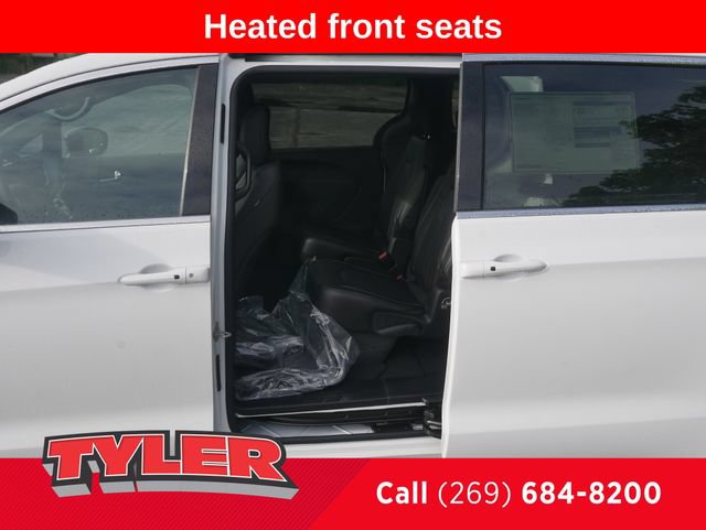 New 2027 Chrysler Pacifica Select FWD image 18