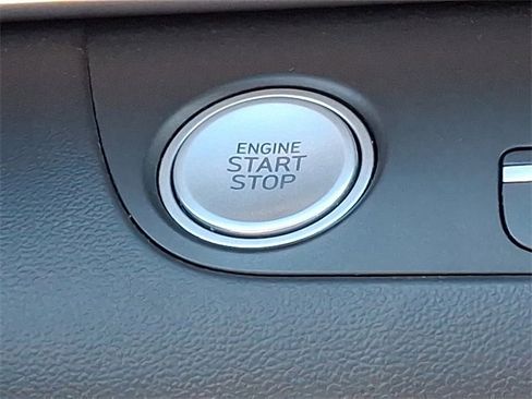 Used 2024 Hyundai Elantra Limited image 20