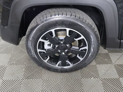 Used 2023 Jeep Renegade Latitude AWD/4WD image 16