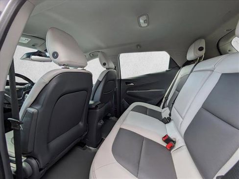 Used 2018 Chevrolet Bolt Premier w/ Driver Confidence II Package image 17