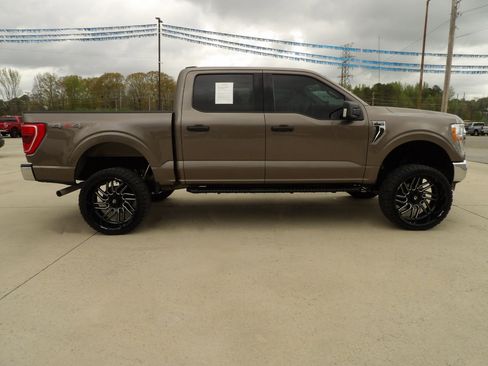 Used 2021 Ford F150 XLT w/ Equipment Group 301A Mid image 5