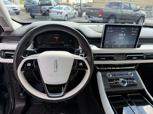 Used 2022 Lincoln Aviator Black Label w/ Dynamic Handling Package image 17