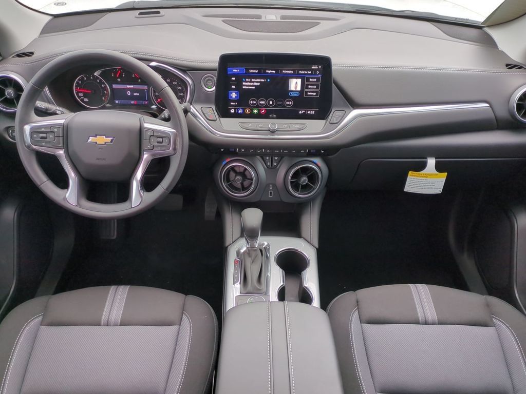 New 2025 Chevrolet Blazer LT w/ LPO, Floor Liner Package FWD image 14
