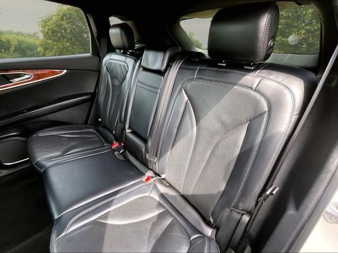Used 2020 Lincoln Nautilus Reserve FWD image 25