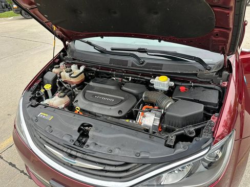 Used 2018 Chrysler Pacifica Limited w/ Advanced Safetytec Group FWD image 11