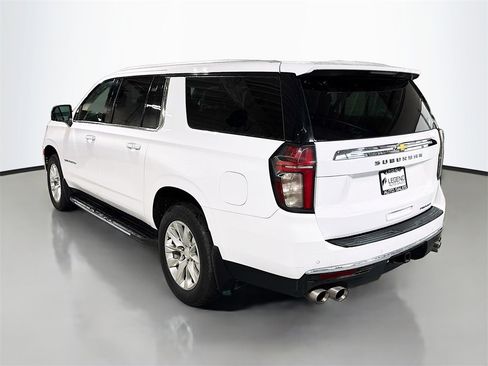 Used 2021 Chevrolet Suburban Premier image 9