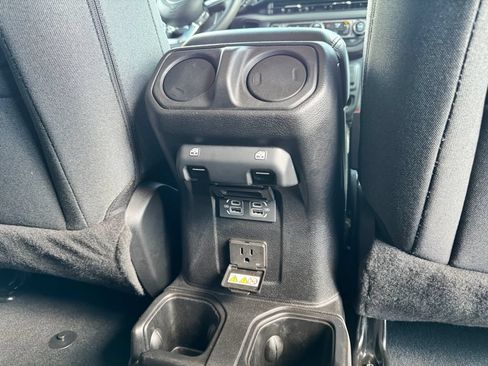 Used 2024 Jeep Wrangler Unlimited Sahara AWD/4WD image 15