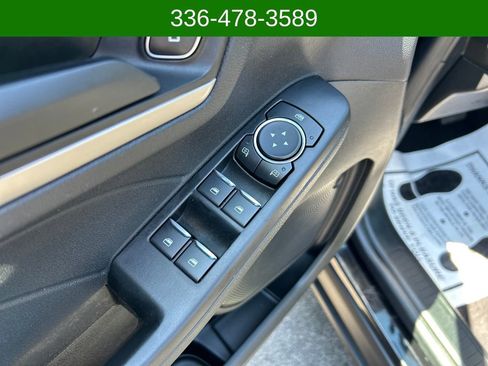 Used 2022 Ford Escape SE w/ SE Sport Appearance Package FWD image 11