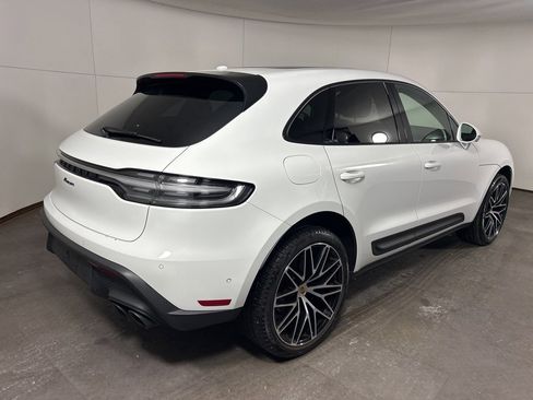 Certified 2023 Porsche Macan Turbo image 7