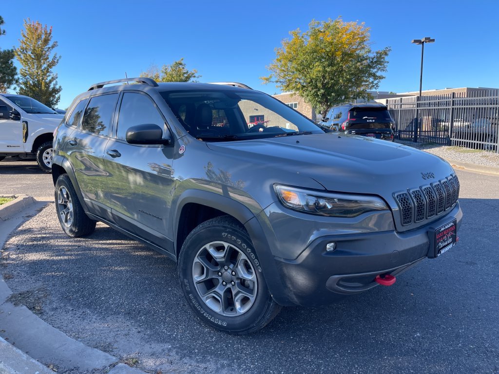 Used 2019 Jeep Cherokee Trailhawk w/ Cold Weather Group AWD/4WD image 1