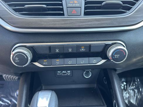 Used 2024 Nissan Altima 2.5 SV FWD image 10