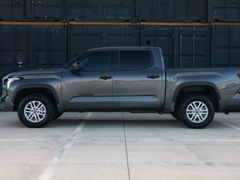 Used 2023 Toyota Tundra SR5 AWD/4WD image 4