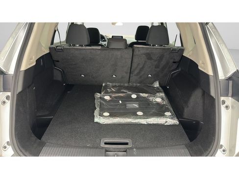 Used 2023 Nissan Rogue SV AWD/4WD image 23