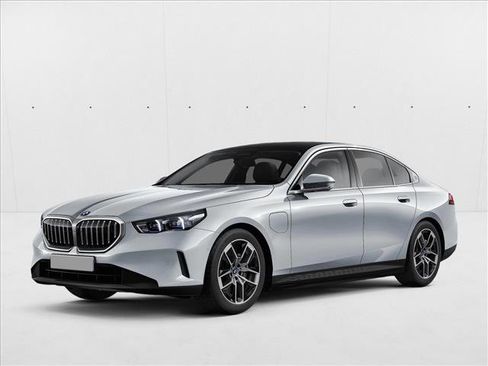 New 2026 BMW 550e xDrive image 1