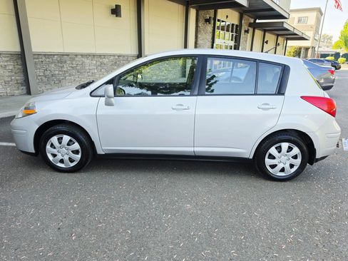 Used 2011 Nissan Versa 1.8 S w/ PWR Plus Pkg FWD image 2