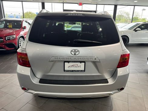 Used 2010 Toyota Highlander Limited AWD/4WD image 4