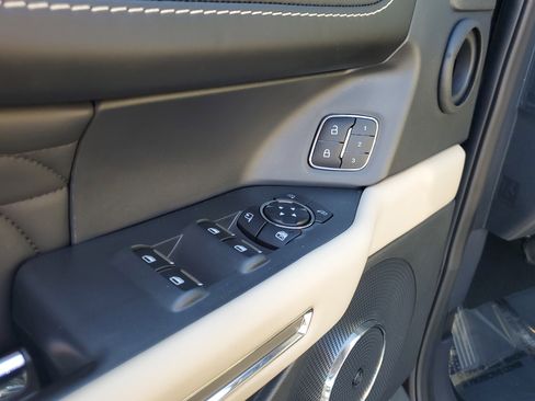 Used 2024 Ford Expedition Platinum image 21