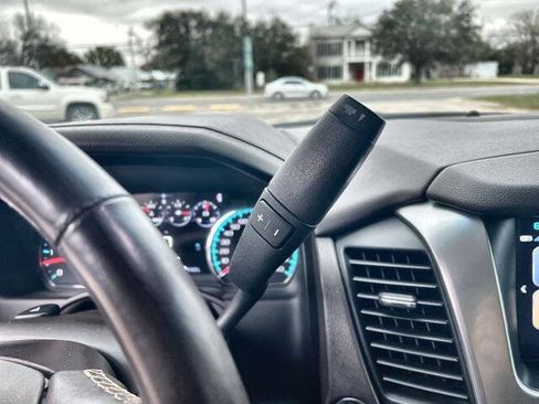 Used 2017 Chevrolet Suburban Premier image 15