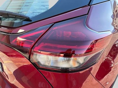 Used 2024 Nissan Kicks SV image 15