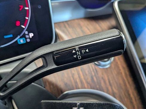 Used 2025 Mercedes-Benz C 300 Sedan image 12