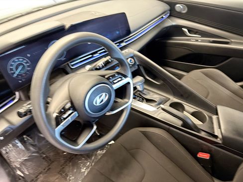Used 2024 Hyundai Elantra SEL FWD image 7