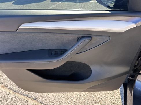 Used 2023 Tesla Model Y Long Range image 26