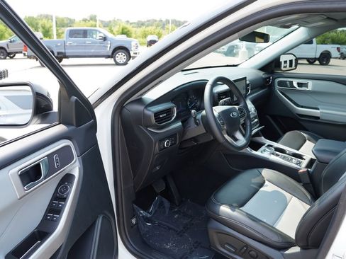 Certified 2024 Ford Explorer XLT w/ Equipment Group 202A AWD/4WD image 14