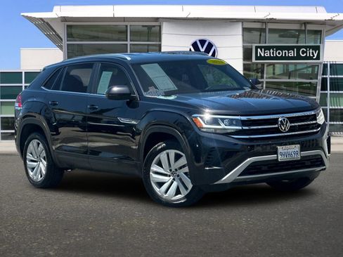 Used 2023 Volkswagen Atlas Cross Sport SE FWD image 2