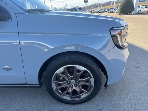 Used 2025 Ford Expedition King Ranch image 4