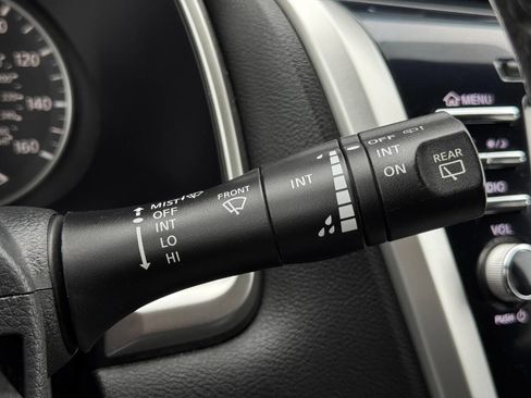 Used 2017 Nissan Murano SV w/ Premium Package image 30