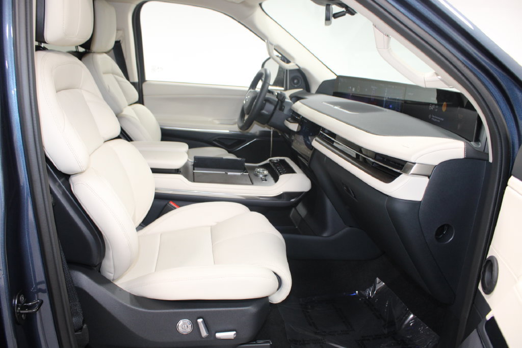 New 2027 Lincoln Navigator Premiere RWD image 30