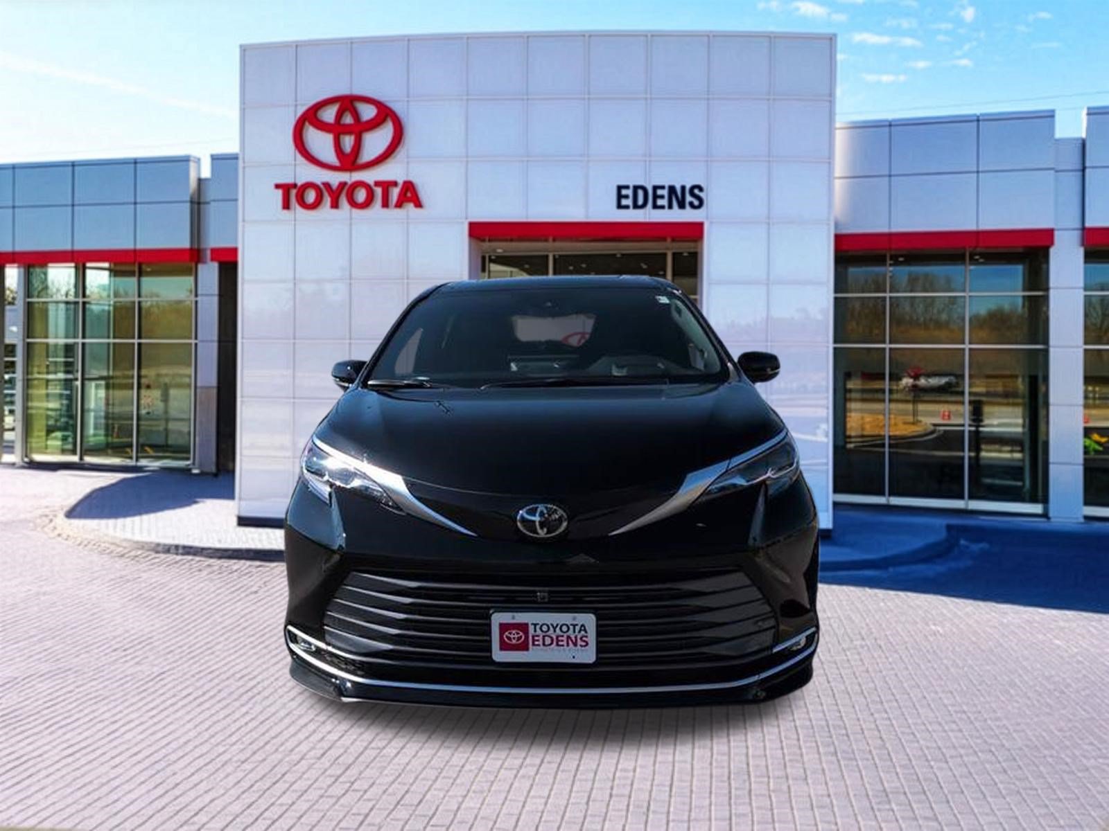 New 2026 Toyota Sienna Platinum AWD/4WD image 11
