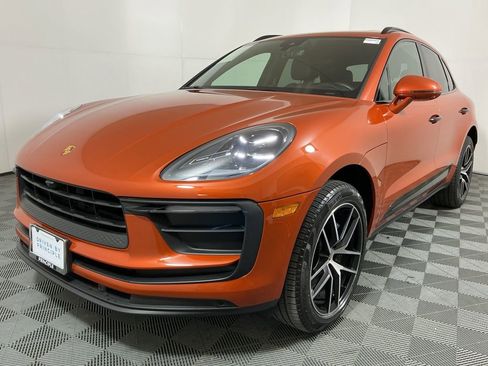 Used 2022 Porsche Macan Base image 2