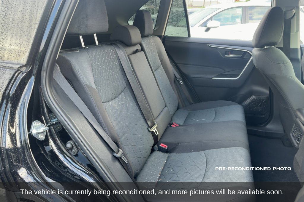 Used 2025 Toyota RAV4 XLE w/ Convenience Package FWD image 13