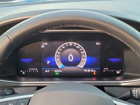 Used 2025 Volkswagen Taos SE image 24